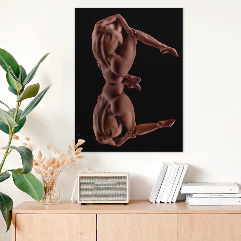 Nude dancer mirrored back, muscles Frame